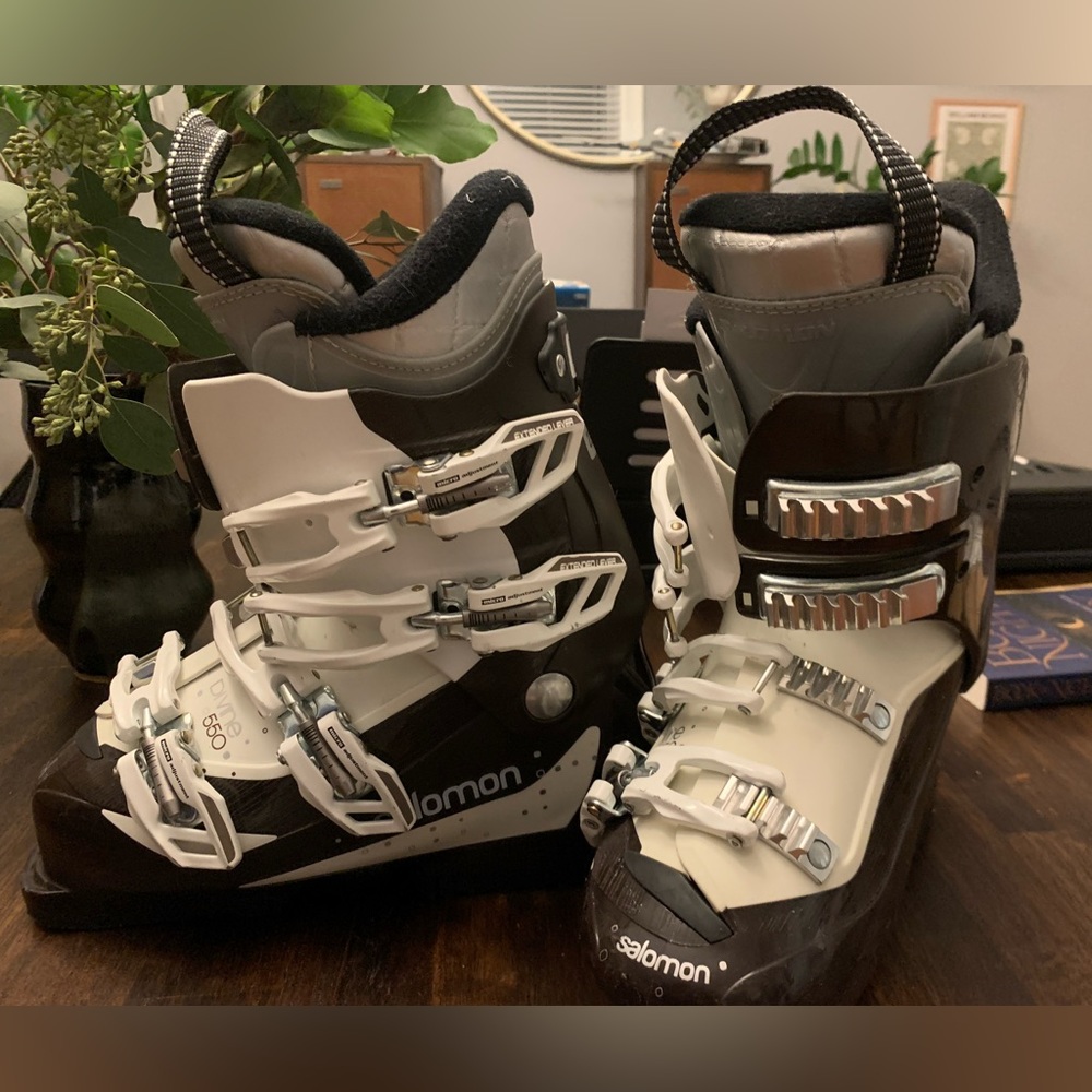 Salomon Ski Boots Divine 550